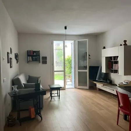 Apartment Downtown Florence, Moderno Con Giardino-3